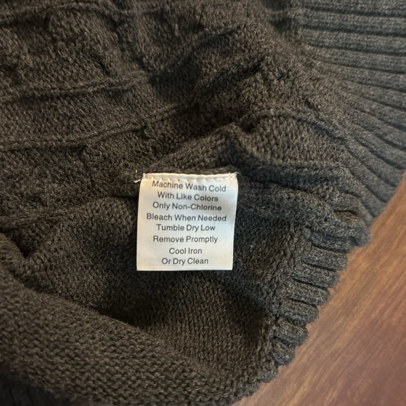 🌿SALE🌿JOS A BANK Men's Gray Ribbed Sweater Size Medium - Picture 7 of 7